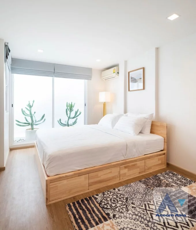 13  5 br House for rent and sale in Sukhumvit ,Bangkok BTS Ekkamai AA30419
