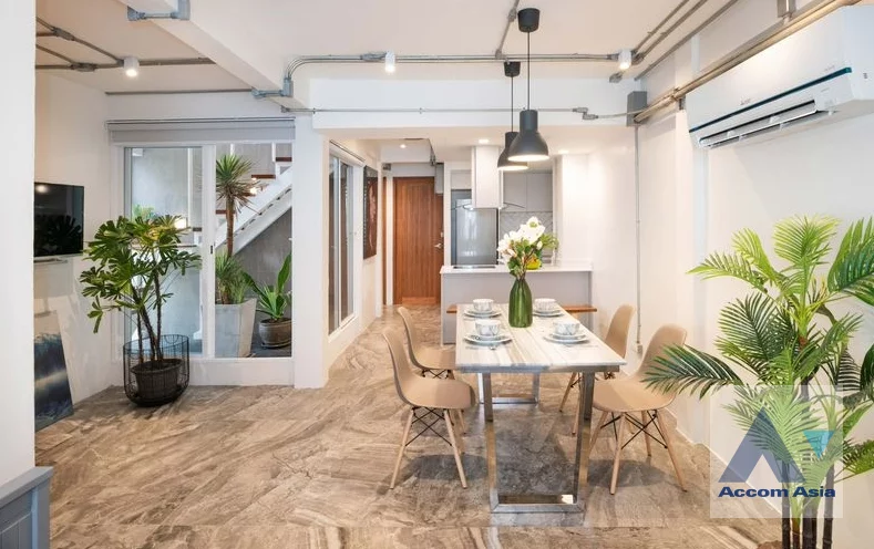  1  5 br House for rent and sale in Sukhumvit ,Bangkok BTS Ekkamai AA30419