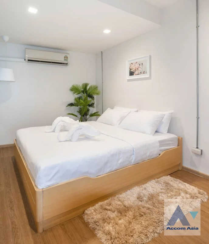 14  5 br House for rent and sale in Sukhumvit ,Bangkok BTS Ekkamai AA30419