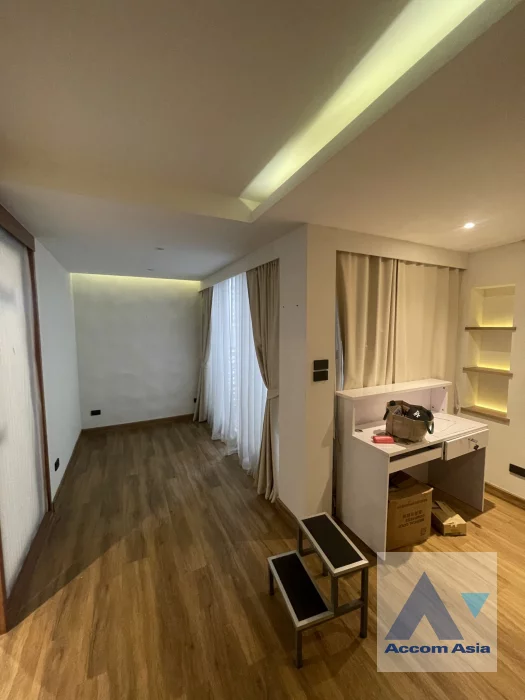 16  5 br House for rent and sale in Sukhumvit ,Bangkok BTS Ekkamai AA30419