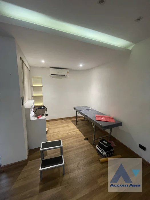 17  5 br House for rent and sale in Sukhumvit ,Bangkok BTS Ekkamai AA30419