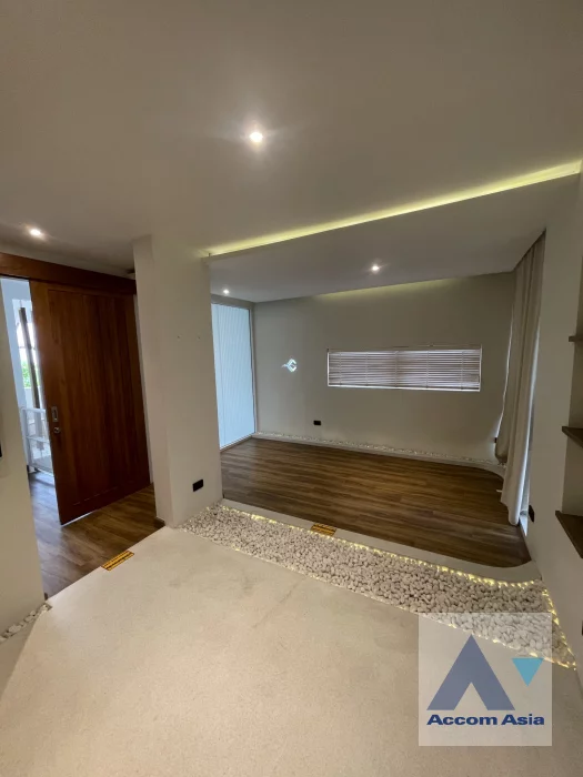 18  5 br House for rent and sale in Sukhumvit ,Bangkok BTS Ekkamai AA30419