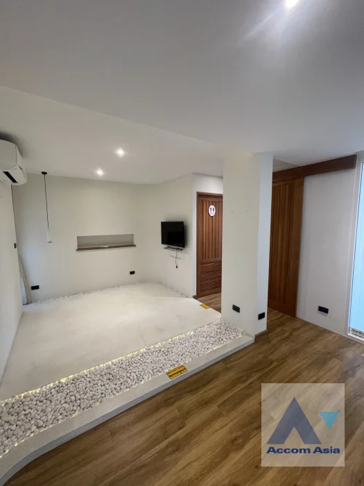 19  5 br House for rent and sale in Sukhumvit ,Bangkok BTS Ekkamai AA30419