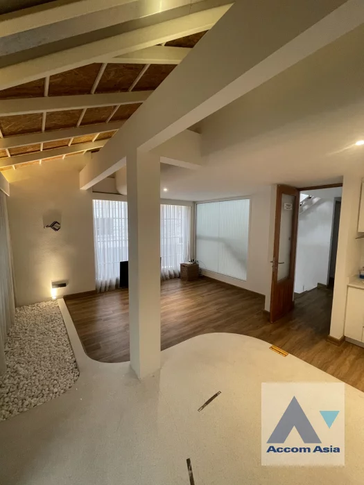 7  5 br House for rent and sale in Sukhumvit ,Bangkok BTS Ekkamai AA30419