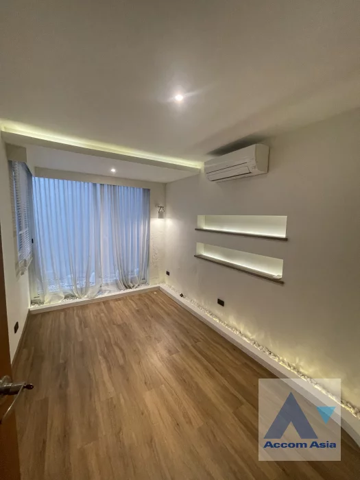 20  5 br House for rent and sale in Sukhumvit ,Bangkok BTS Ekkamai AA30419