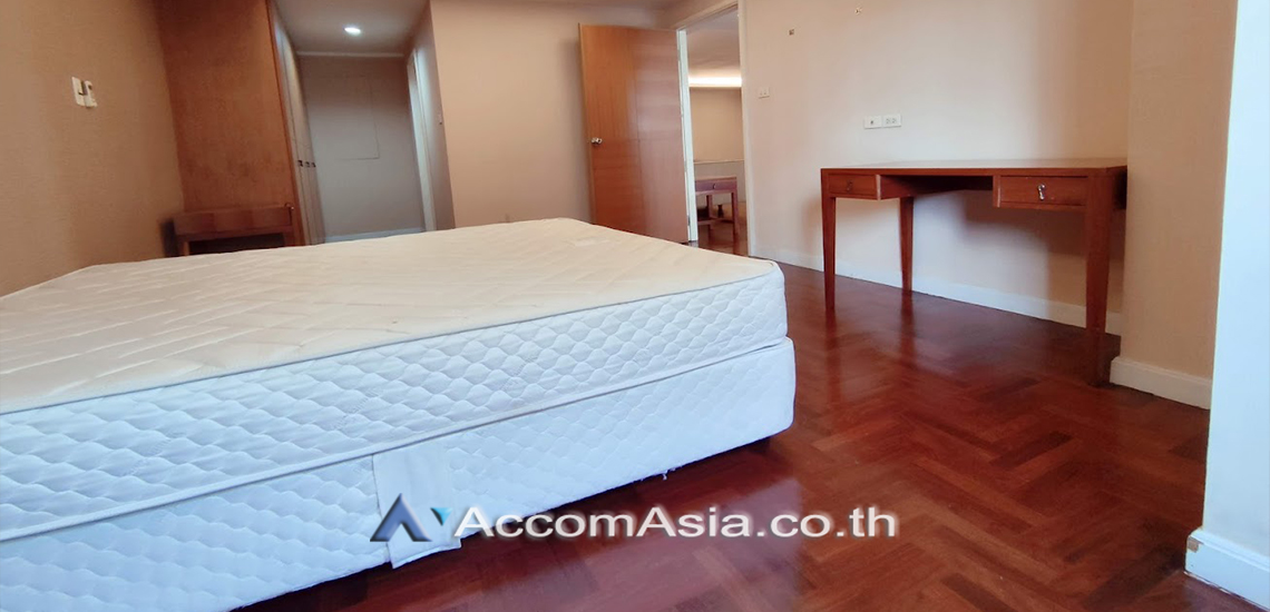 5  2 br Apartment For Rent in Sathorn ,Bangkok MRT Khlong Toei at Low rise Building AA30435