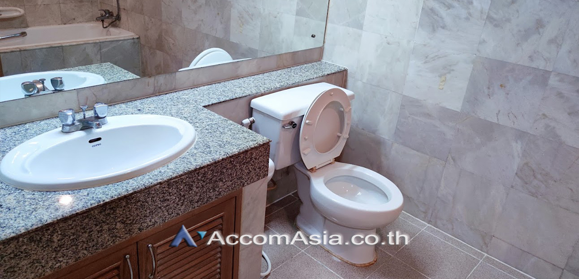 11  2 br Apartment For Rent in Sathorn ,Bangkok MRT Khlong Toei at Low rise Building AA30435