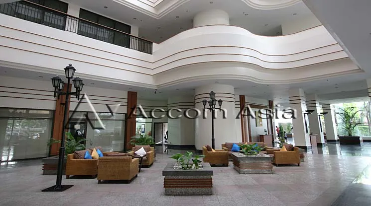 unit 3 Bedrooms  Condominium For Rent in Sukhumvit, Bangkok  near BTS Phrom Phong (24497)