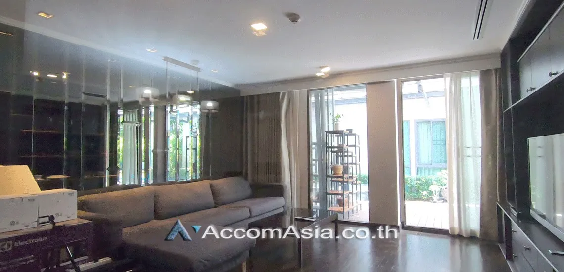 unit 2 Bedrooms  Apartment For Rent in Ploenchit, Bangkok  near BTS Ploenchit (AA30471)