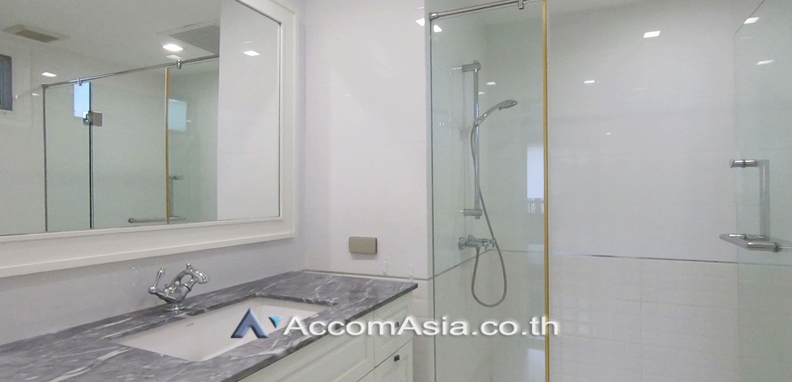 13  2 br Apartment For Rent in Ploenchit ,Bangkok BTS Ploenchit at Step to Lumpini Park AA30471