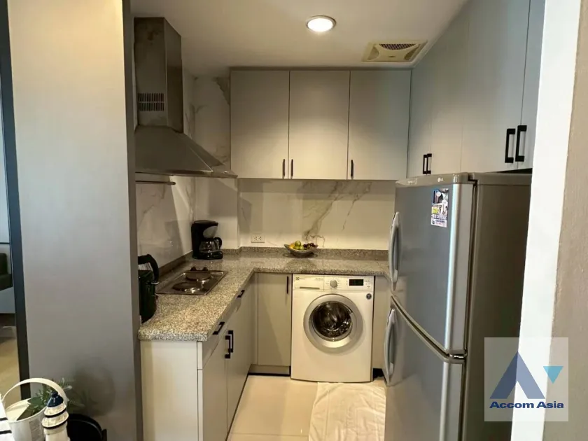 4  1 br Apartment for rent and sale in Ploenchit ,Bangkok BTS Ploenchit at Set on Landscape Court Yard AA30472