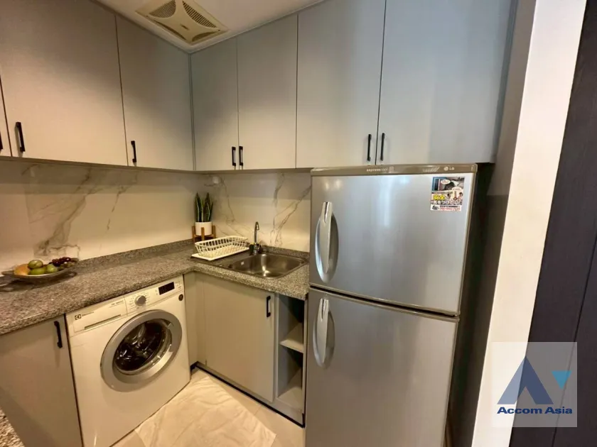 5  1 br Apartment for rent and sale in Ploenchit ,Bangkok BTS Ploenchit at Set on Landscape Court Yard AA30472
