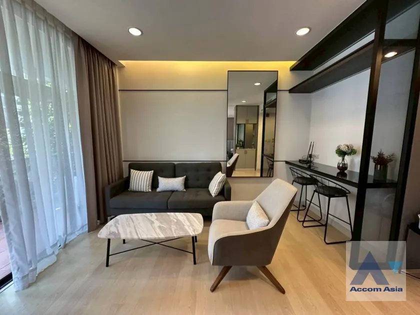  2  1 br Apartment for rent and sale in Ploenchit ,Bangkok BTS Ploenchit at Set on Landscape Court Yard AA30472