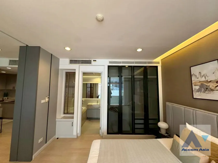 8  1 br Apartment for rent and sale in Ploenchit ,Bangkok BTS Ploenchit at Set on Landscape Court Yard AA30472