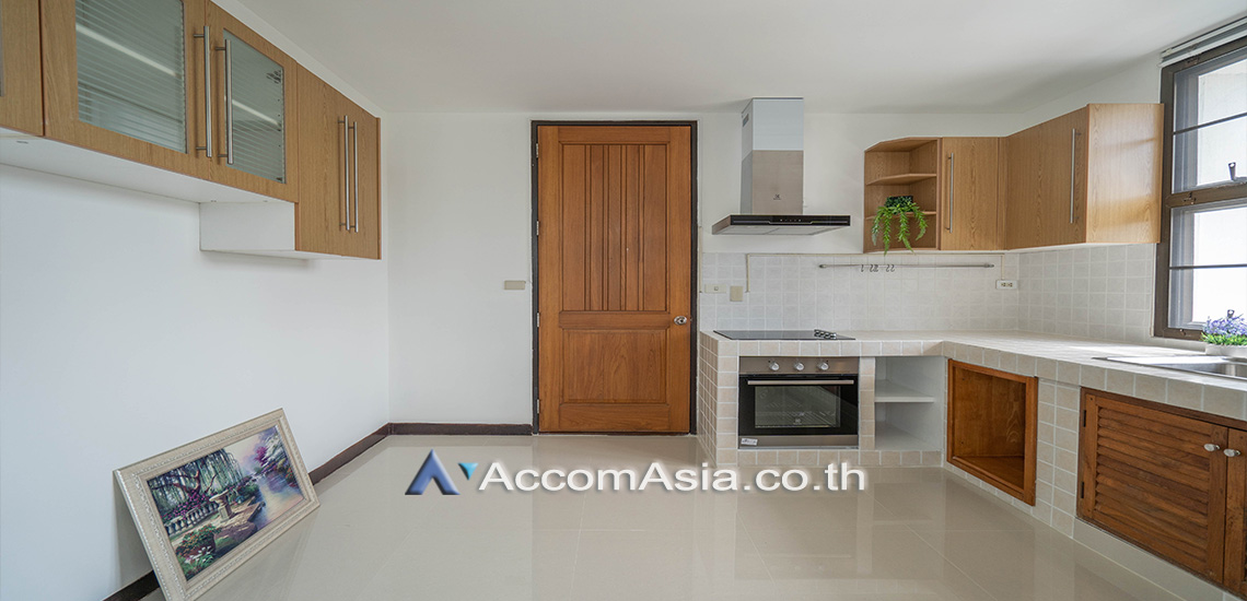 6  2 br Apartment for rent and sale in Sathorn ,Bangkok BRT Thanon Chan at Spacious Residence Situated on Chan Road AA30493