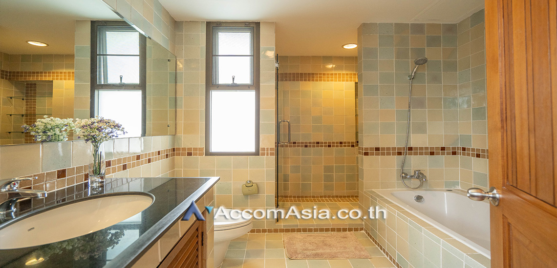 10  2 br Apartment for rent and sale in Sathorn ,Bangkok BRT Thanon Chan at Spacious Residence Situated on Chan Road AA30493