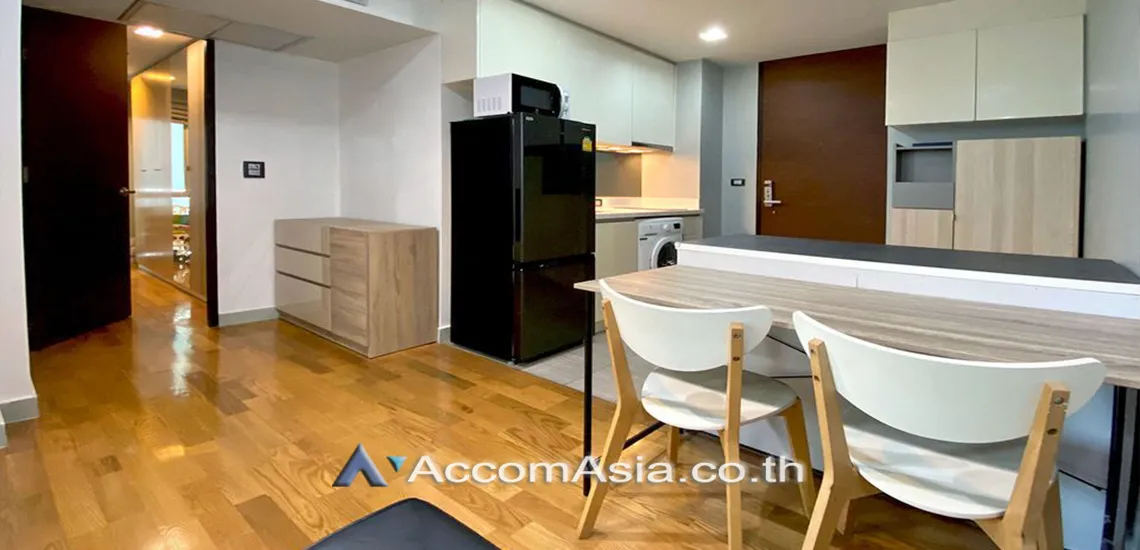  1  1 br Condominium For Sale in Silom ,Bangkok BTS Chong Nonsi at Quad Silom AA30518