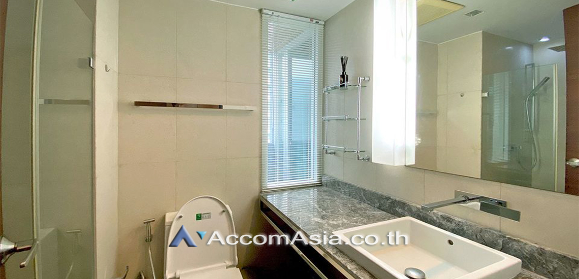 7  1 br Condominium For Sale in Silom ,Bangkok BTS Chong Nonsi at Quad Silom AA30518