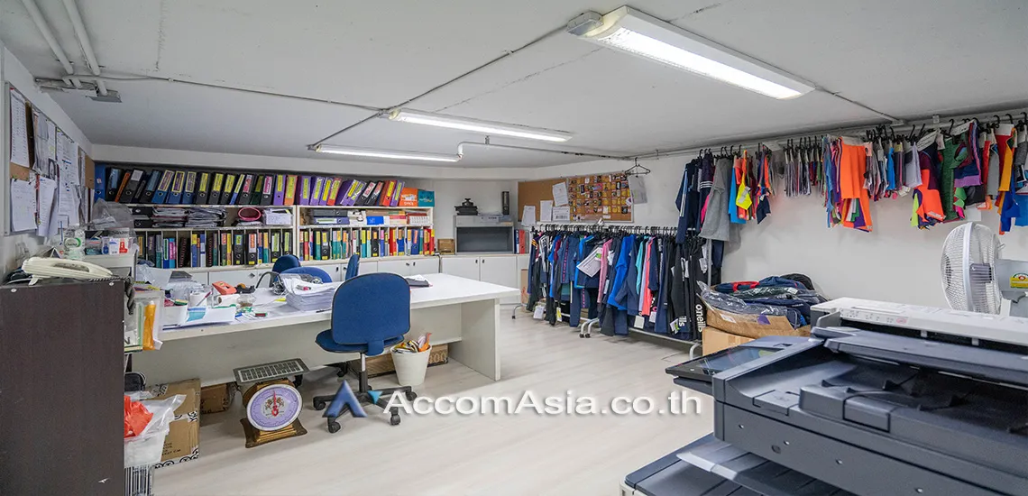 11  Condominium For Sale in Sukhumvit ,Bangkok BTS Thong Lo at Moon Tower AA30532