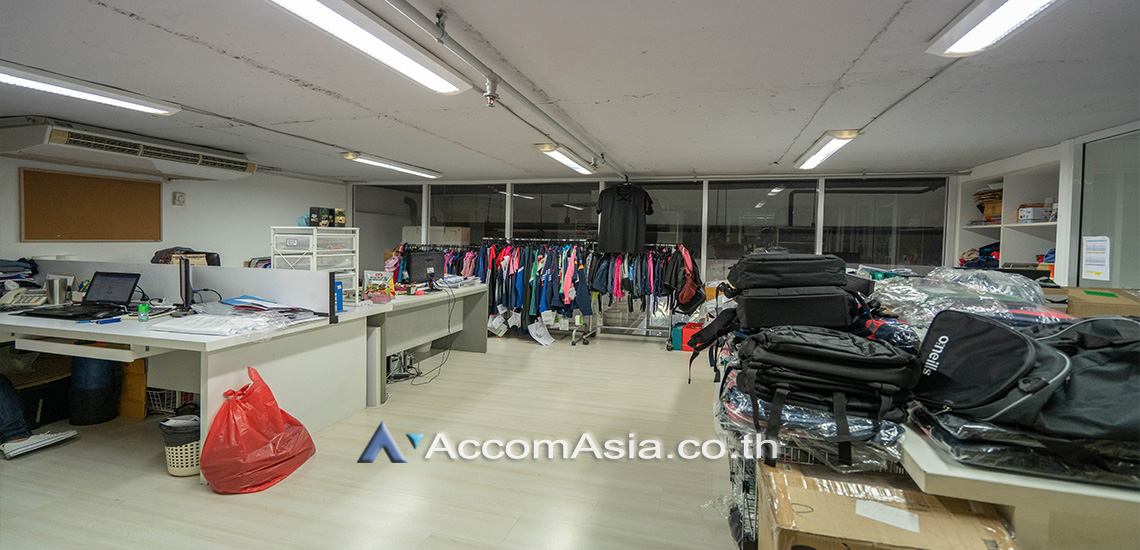 13  Condominium For Sale in Sukhumvit ,Bangkok BTS Thong Lo at Moon Tower AA30532