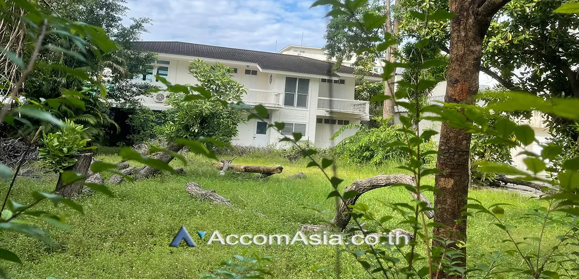 unit House For Sale in Sukhumvit, Bangkok  near BTS Ekkamai (AA30538)