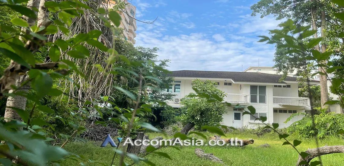 unit House For Sale in Sukhumvit, Bangkok  near BTS Ekkamai (AA30538)