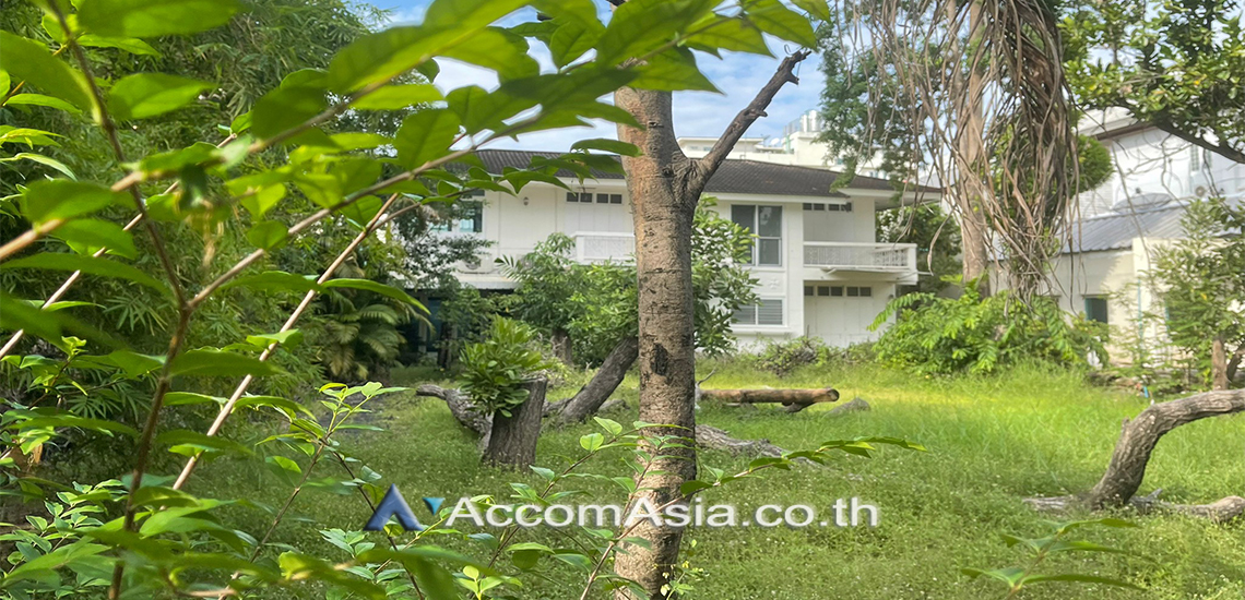  1  House For Sale in Sukhumvit ,Bangkok BTS Ekkamai AA30538