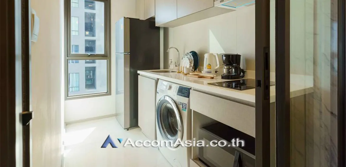 unit 2 Bedrooms  Condominium For Rent in Phaholyothin, Bangkok  near MRT Rama 9 (AA30544)