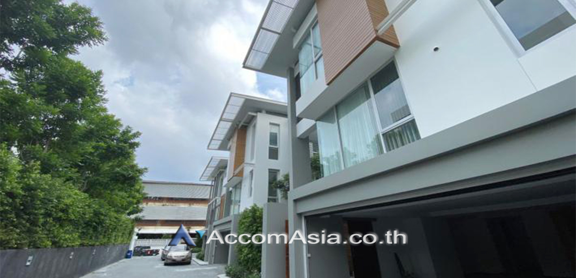  2  2 br House for rent and sale in Ratchadaphisek ,Bangkok MRT Phetchaburi at Modern Executive Houses Compound AA30549