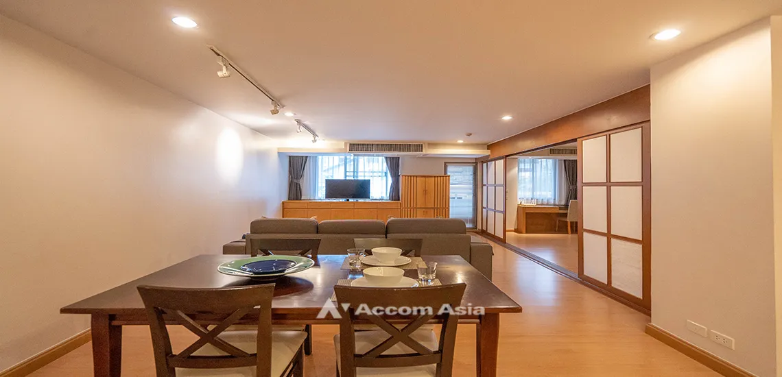 unit 1 Bedroom  Apartment For Rent & Sale in Ploenchit, Bangkok  near BTS Ratchadamri (AA30570)