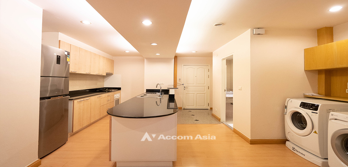 7  1 br Apartment for rent and sale in Ploenchit ,Bangkok BTS Ratchadamri at Step to Lumpini Park AA30570
