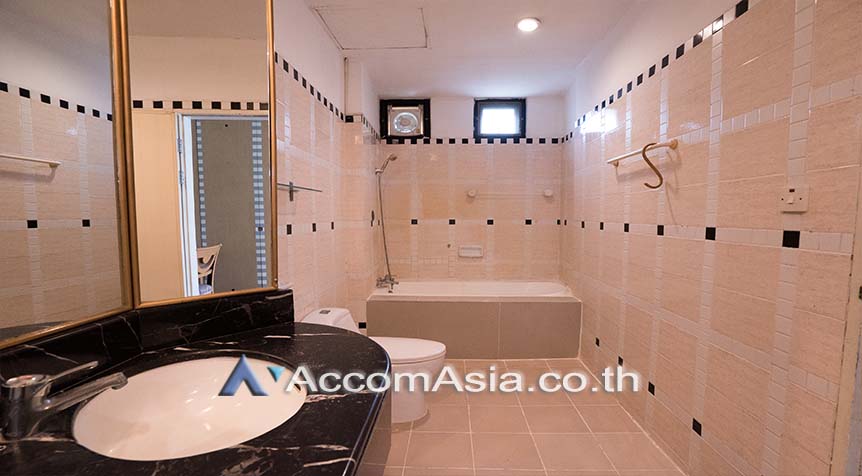 10  3 br Townhouse for rent and sale in Sukhumvit ,Bangkok BTS Phrom Phong at Townhouse in compound AA30582