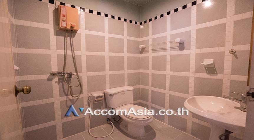 11  3 br Townhouse for rent and sale in Sukhumvit ,Bangkok BTS Phrom Phong at Townhouse in compound AA30582