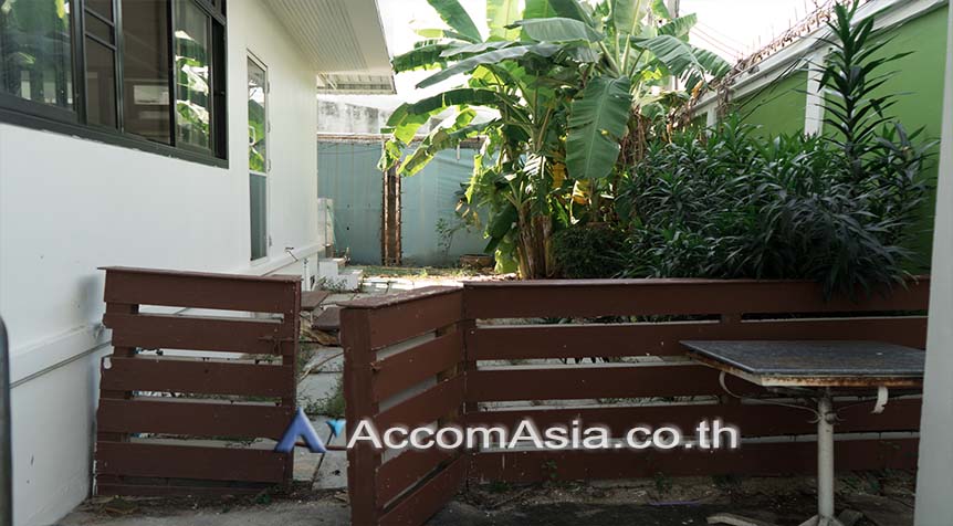 14  3 br Townhouse for rent and sale in Sukhumvit ,Bangkok BTS Phrom Phong at Townhouse in compound AA30583