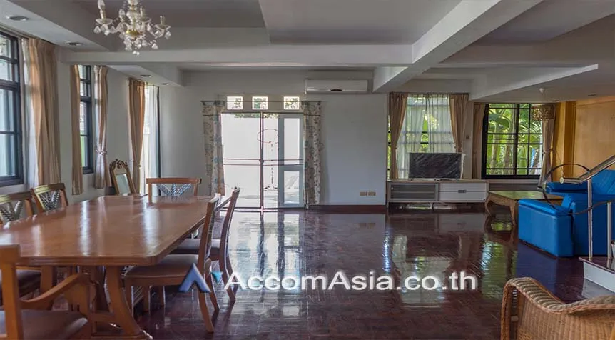 unit 3 Bedrooms  Townhouse For Rent & Sale in Sukhumvit, Bangkok  near BTS Phrom Phong (AA30583)