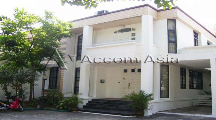  2  3 br Townhouse For Rent in Sukhumvit ,Bangkok BTS Phrom Phong at Townhouse in compound AA30584