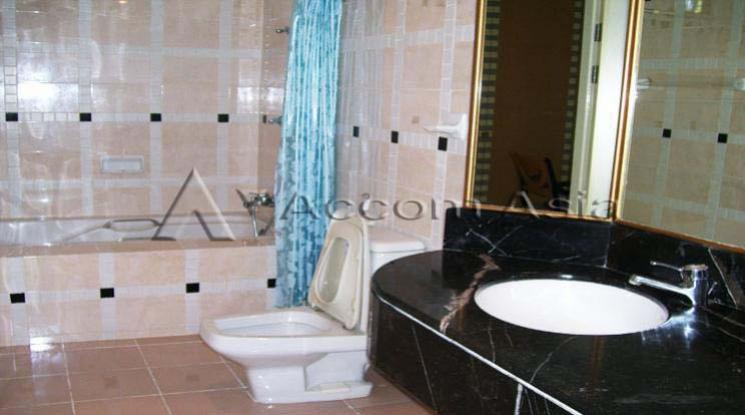 8  3 br Townhouse For Rent in Sukhumvit ,Bangkok BTS Phrom Phong at Townhouse in compound AA30584