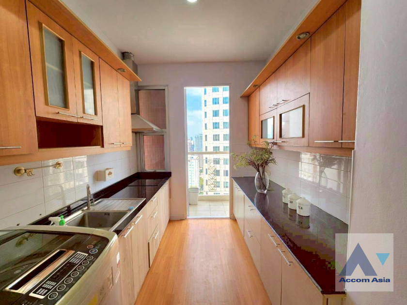 5  3 br Condominium for rent and sale in Sukhumvit ,Bangkok BTS Asok - MRT Sukhumvit at CitiSmart Sukhumvit 18 AA30602