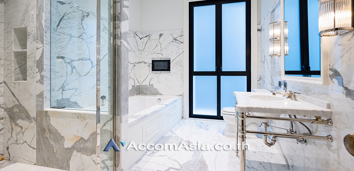 20  2 br Condominium For Rent in Ploenchit ,Bangkok BTS Ploenchit at 98 Wireless AA30616