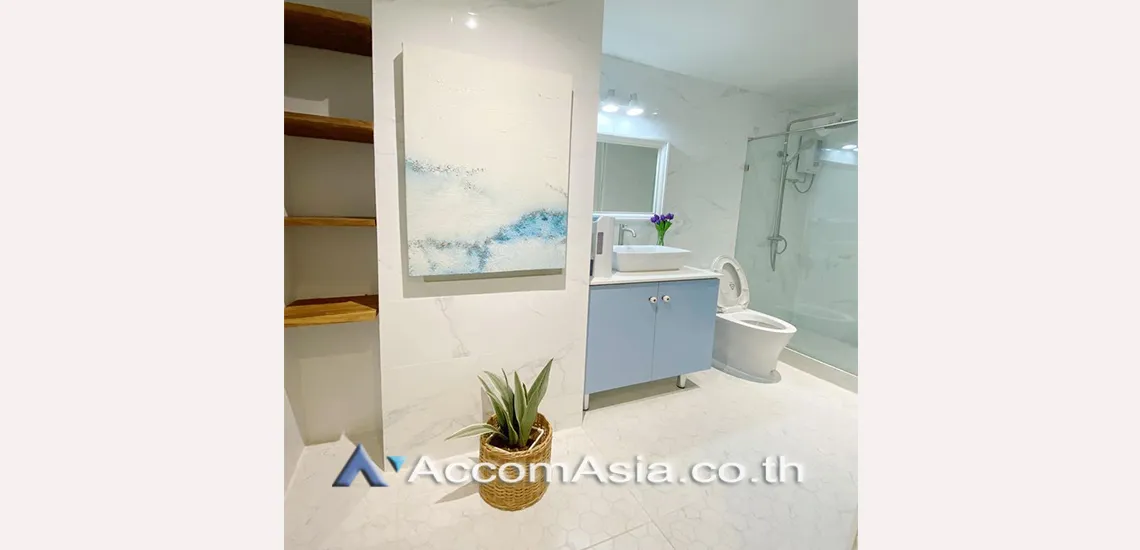 unit 3 Bedrooms  Condominium For Rent & Sale in Sukhumvit, Bangkok  near BTS Phrom Phong (AA30630)