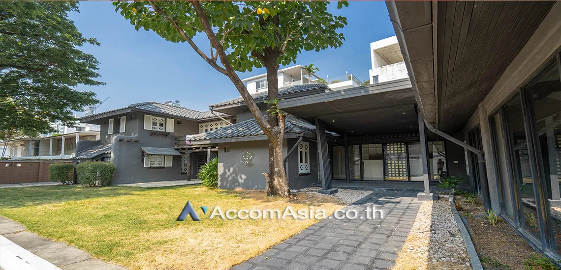 4  4 br House For Sale in Sukhumvit ,Bangkok BTS Phrom Phong AA30634