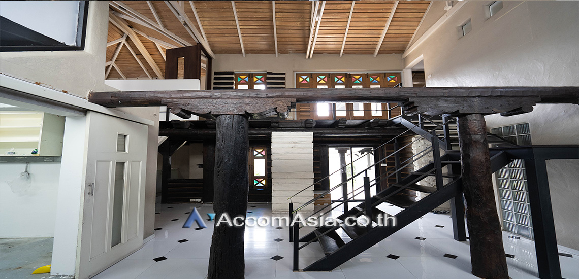 8  4 br House For Sale in Sukhumvit ,Bangkok BTS Phrom Phong AA30634