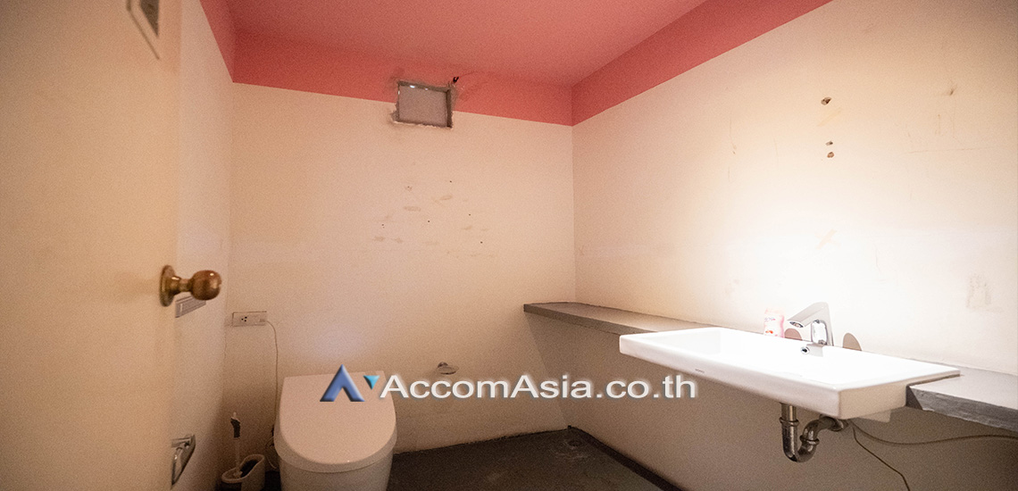 20  4 br House For Sale in Sukhumvit ,Bangkok BTS Phrom Phong AA30634