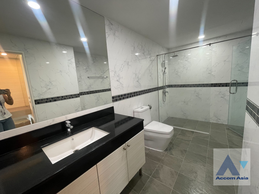 20  3 br Condominium For Rent in Sukhumvit ,Bangkok BTS Phrom Phong at Acadamia Grand Tower AA30663