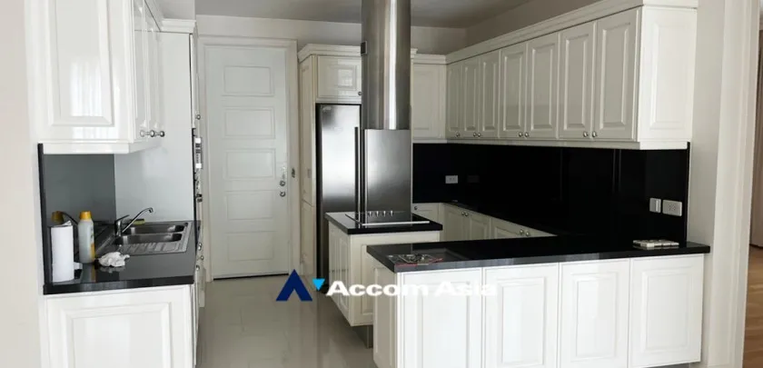 unit 3 Bedrooms  Condominium For Rent in Sukhumvit, Bangkok  near BTS Phrom Phong (AA30684)
