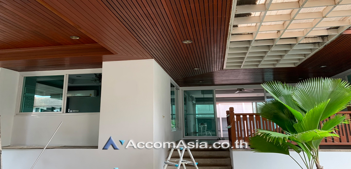  1  5 br House For Rent in Sukhumvit ,Bangkok BTS Phrom Phong at Kid Friendly House Compound AA30688