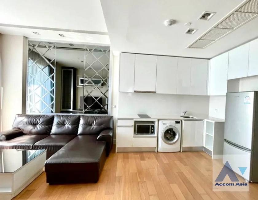 unitCorner Unit, Fully Furnished |  2 Bedrooms  Condominium For Rent & Sale in Phaholyothin, Bangkok  (AA30692)