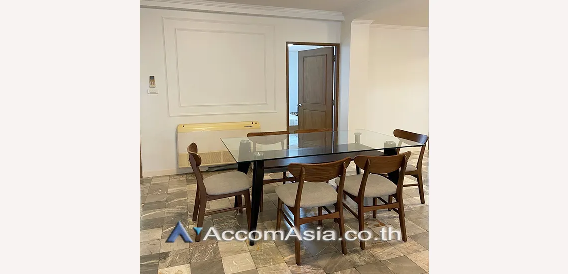 unit 3 Bedrooms  Apartment For Rent in Phaholyothin, Bangkok  near BTS Ari (AA30723)