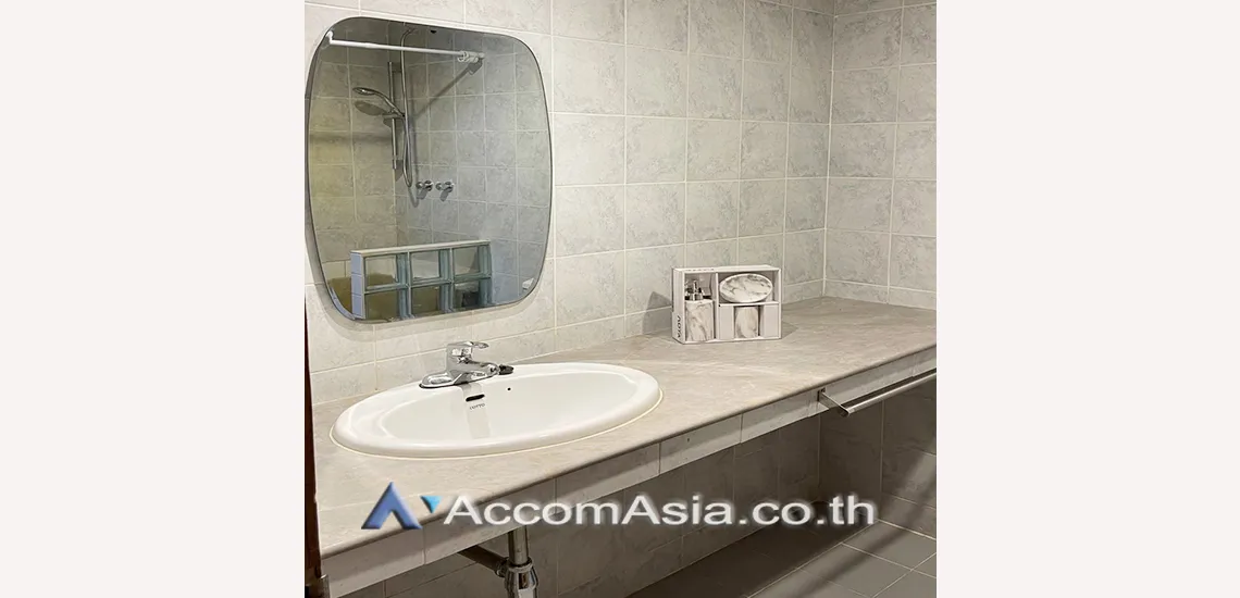 8  3 br Apartment For Rent in Phaholyothin ,Bangkok BTS Ari at Homely atmosphere AA30723