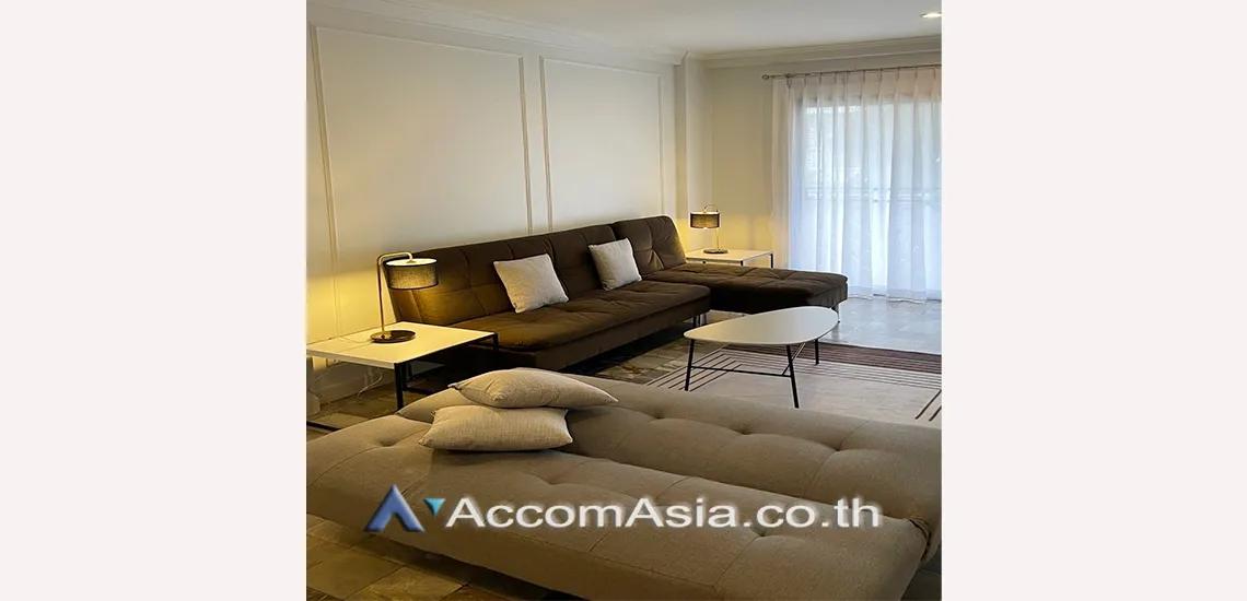 unit 3 Bedrooms  Apartment For Rent in Phaholyothin, Bangkok  near BTS Ari (AA30723)